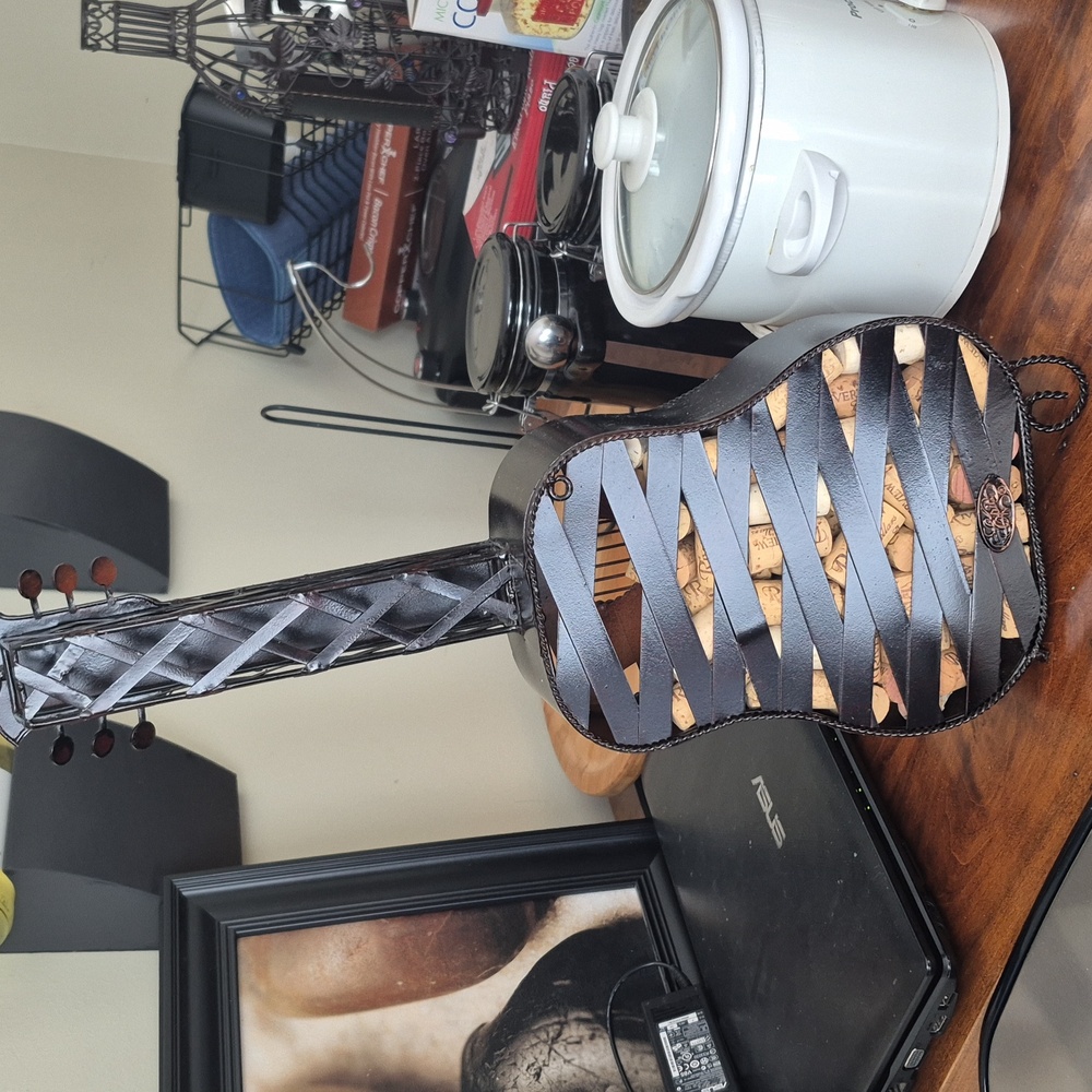Guitar cork holder